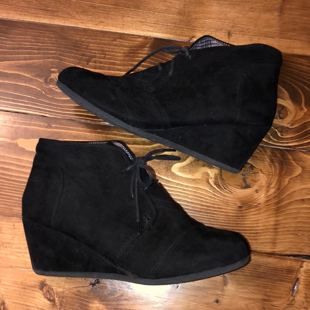 ⚫️BLACK MID HEEL BOOTIES⚫️